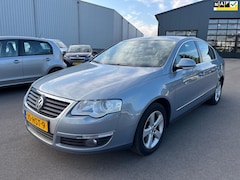 Volkswagen Passat - 1.4 TSI Comfortline NL.Auto/Cruise-control/Climatronic/Trekhaak/Goed onderhouden