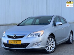 Opel Astra - 1.4 Turbo Cosmo NAP I APK I 1e EIGENAAR I AUTOMAAT I NAVI I PDC I LMV I NETTE AUTO