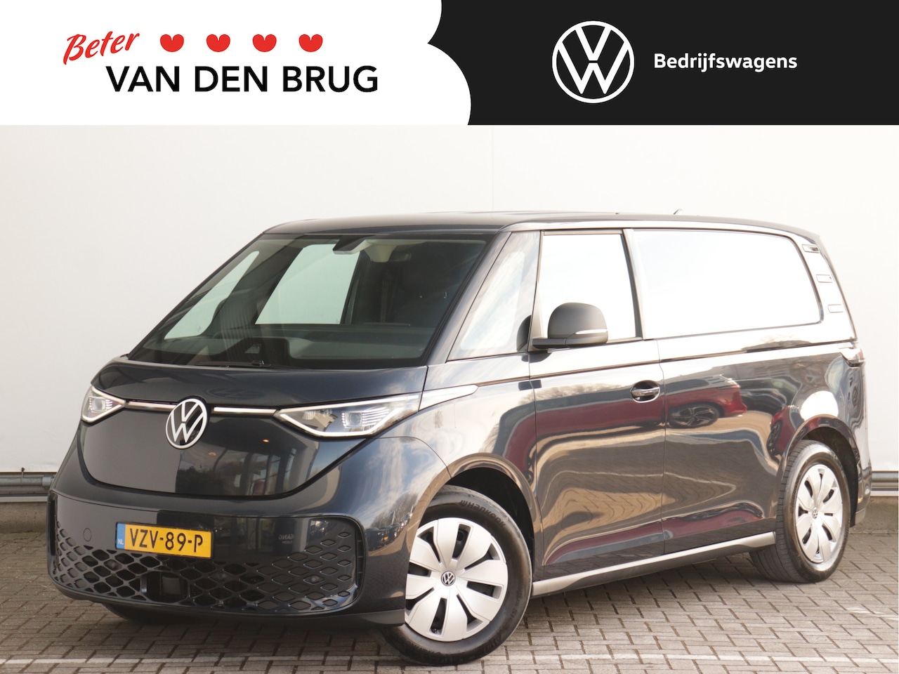 Volkswagen ID. Buzz Cargo - 77 kWh 204pk | LED Matrix | Wegklapbare trekhaak | Achteruitrijcamera | Stoelverwarming | - AutoWereld.nl