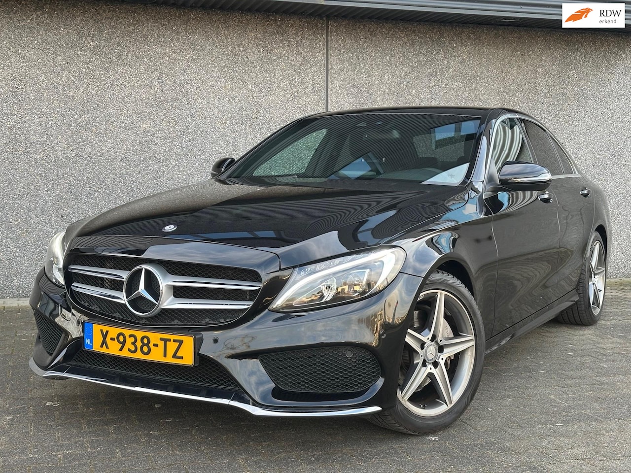 Mercedes-Benz C-klasse - 180 AMG-line Leder Afn trekhaak - AutoWereld.nl