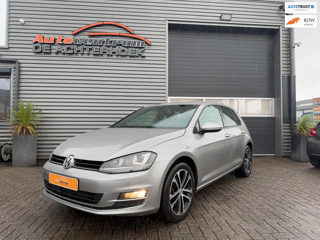 Volkswagen Golf - 1.4 TSI Highline Stuurverwarming*Standkachel*LED!!! - AutoWereld.nl