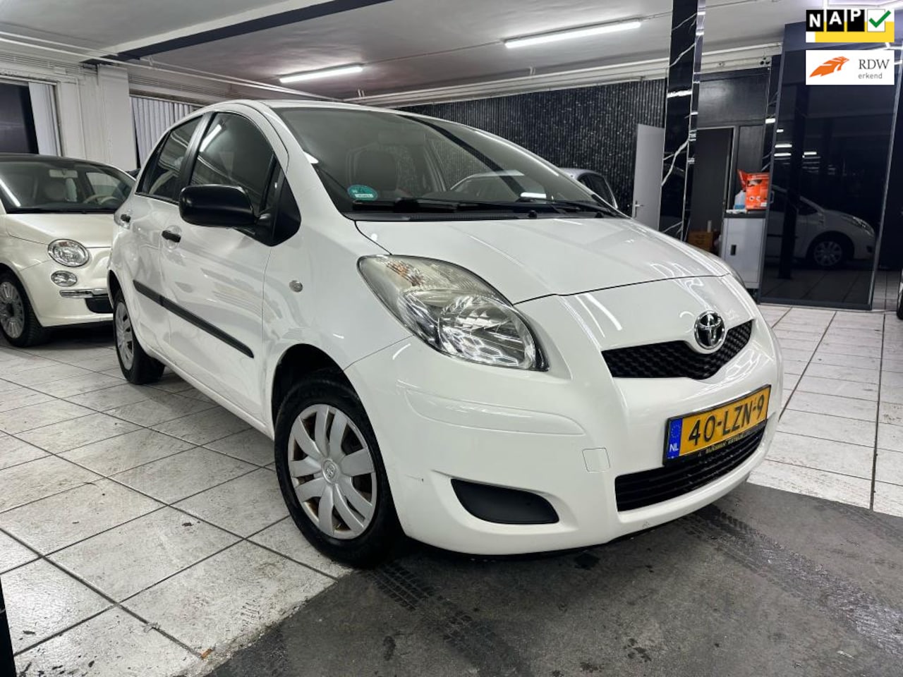 Toyota Yaris - 1.0 VVTi Acces 1.0 VVTi Acces - AutoWereld.nl