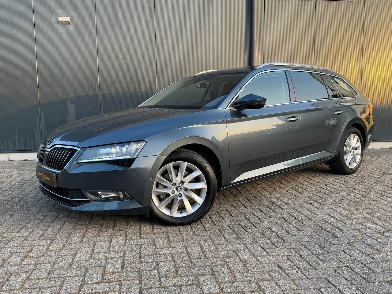 Skoda Superb Combi - 1.5 TSI ACT Style Business * Panoramadak * Camera * Dodehoek det. * - AutoWereld.nl