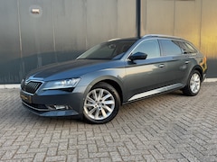 Skoda Superb Combi - 1.5 TSI ACT Style Business * Panoramadak * Camera * Dodehoek det