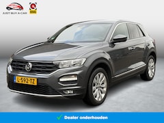 Volkswagen T-Roc - 1.5 TSI Sport / Trekhaak / Stoelverwarming / Navigatie / Adaptive cruise / Apple Carplay &