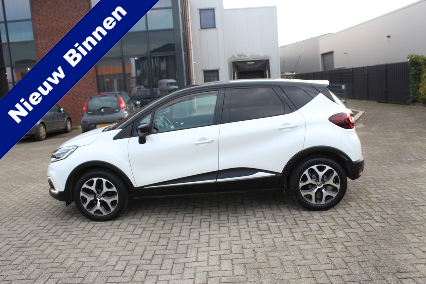 Renault Captur - 0.9 TCe Edition One Clima-Cruise-Navi-Camera 19.000 KM !!! - AutoWereld.nl