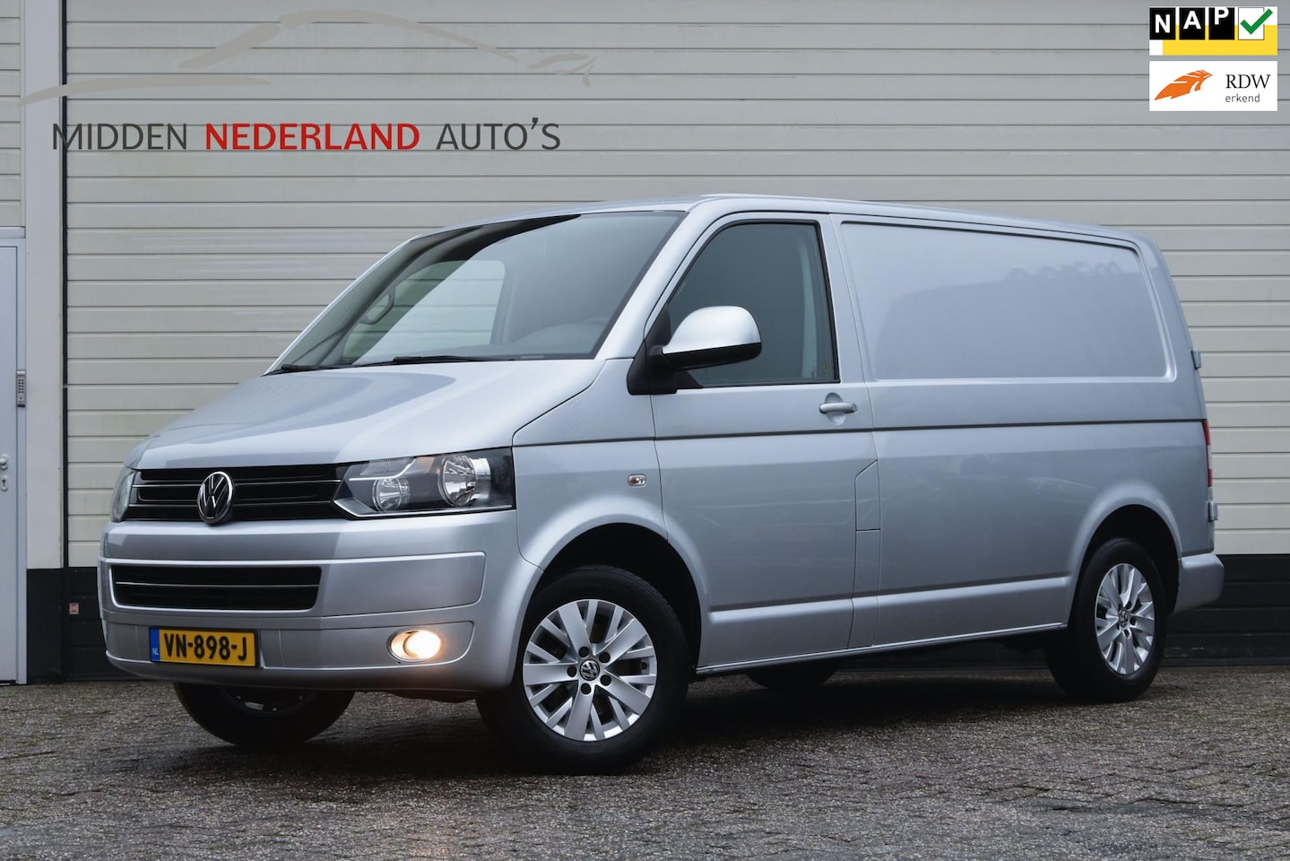 Volkswagen Transporter - 2.0 TDI * AUTOMAAT * 1e EIGENAAR * DEALER ONDERHOUDEN * NIEUWSTAAT * - AutoWereld.nl