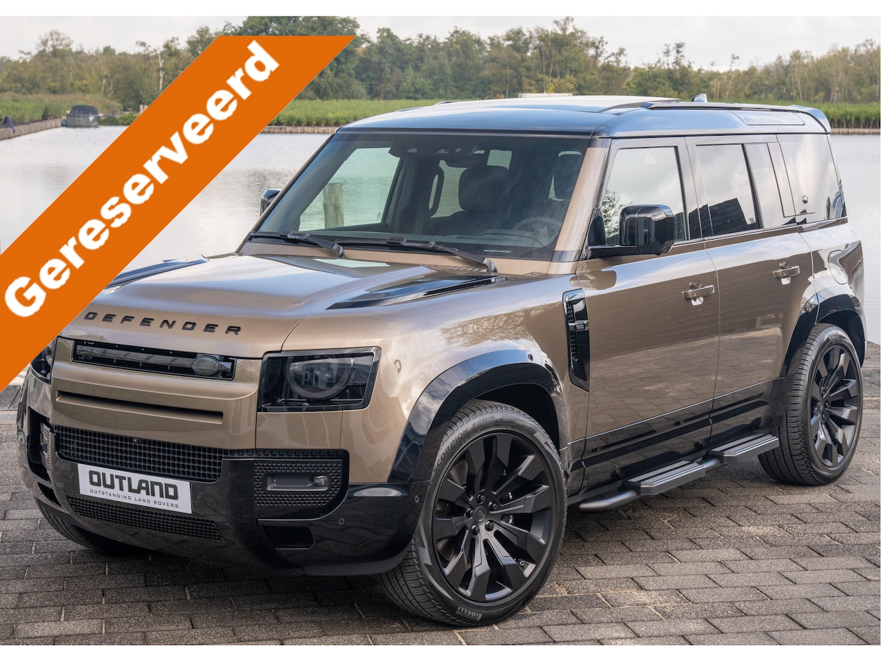 Land Rover Defender 110 - P400e X-Dynamic HSE |GERESERVEERD | URBAN | Side Bars | Smoke Lights | - AutoWereld.nl