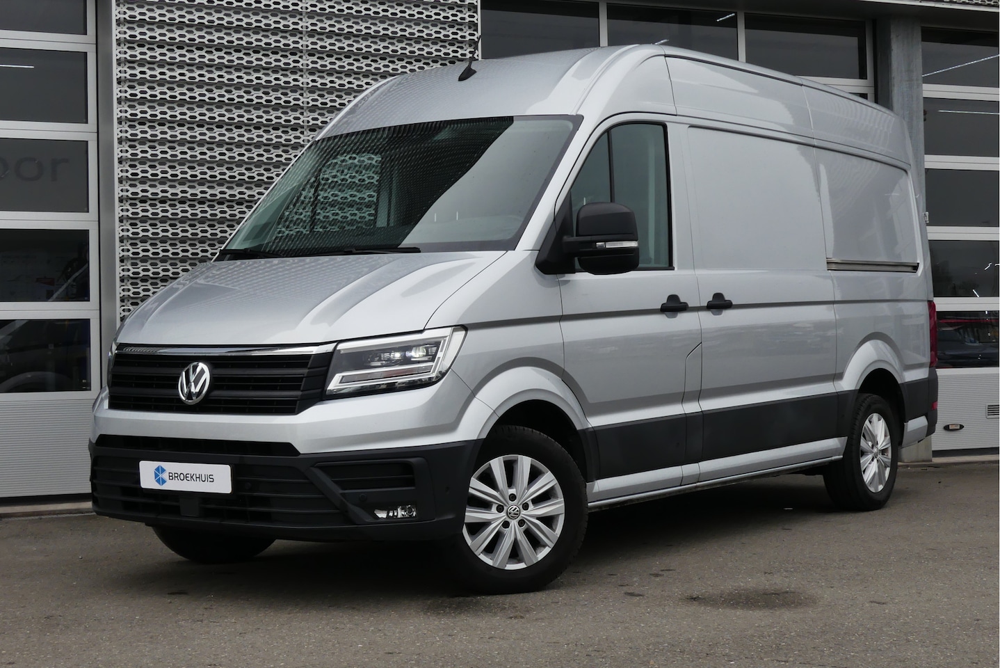 Volkswagen Crafter - 35 | Exclusive | Dubbele Schuifdeur | Automaat | Led | Adaptive Cruise | Navi | Camera - AutoWereld.nl