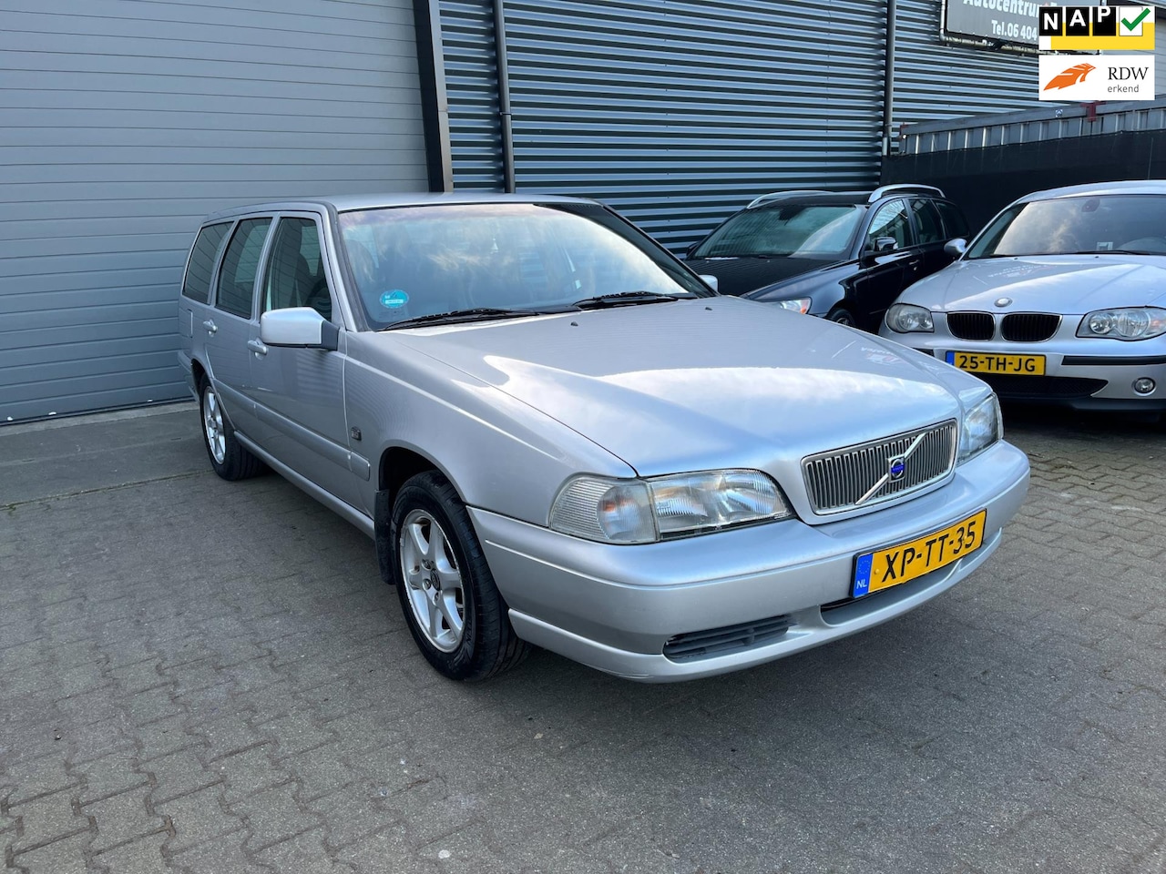 Volvo V70 - 2.5 Comfort-Line 2.5 Comfort-Line - AutoWereld.nl