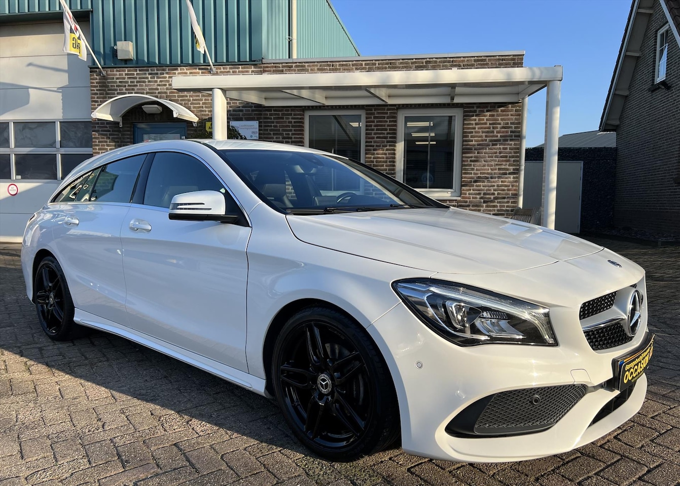 Mercedes-Benz CLA-klasse Shooting Brake - 200d 136pk 7G-AUT, Bus Sol AMG Motor! - AutoWereld.nl