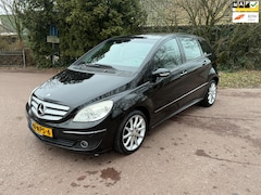 Mercedes-Benz B-klasse - 200 / Navi / Xenon/ Automaat / Airco / Lm / Bt /