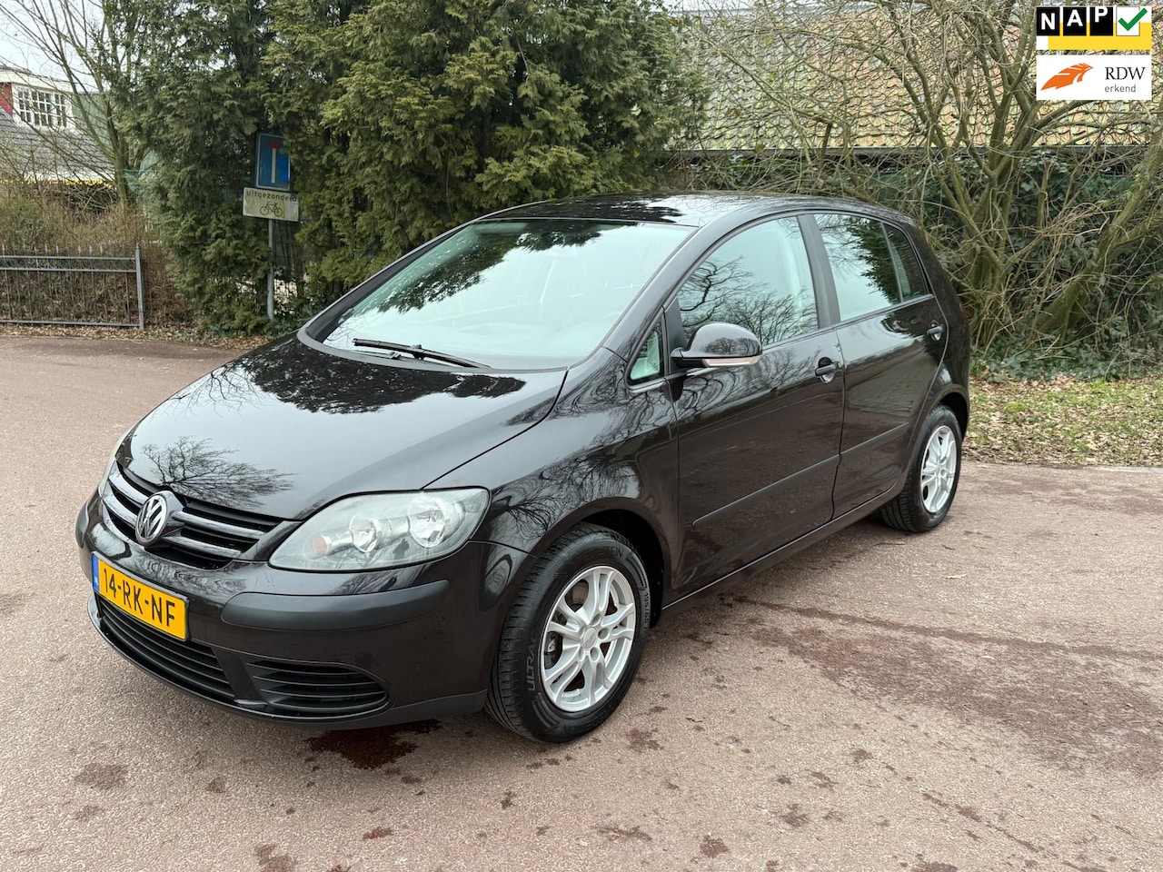 Volkswagen Golf Plus - 1.6 FSI Turijn / Airco / NAP / Trekhaak/ Lm / Apk - AutoWereld.nl