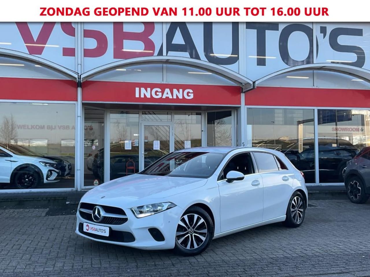 Mercedes-Benz A-klasse - A FACELIFT LED HALF-LEER NAVI CAMERA AIRCO LMV PDC - AutoWereld.nl