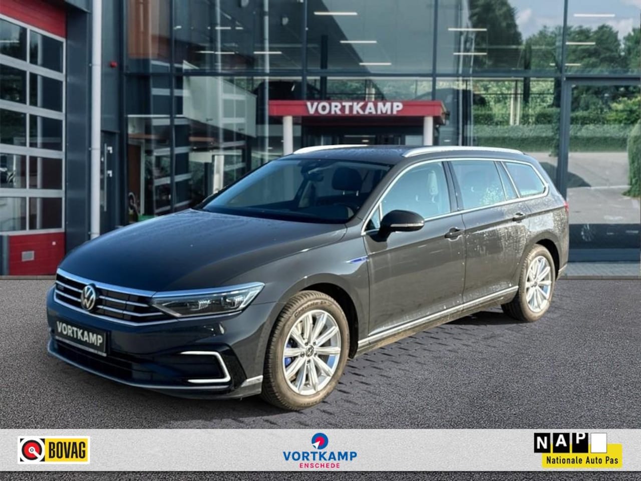 Volkswagen Passat Variant - 1.4 TSI GTE LEDER/CAMERA/TREKHAAK/NAVI/ACC/STOELVERW - AutoWereld.nl