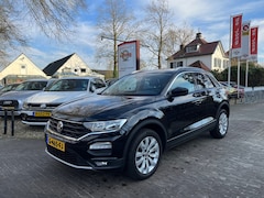 Volkswagen T-Roc - 1.0 TSI STYLE / NAVI / CARPLAY / ADAP. CRUISE / 17'' LMV / DAB /