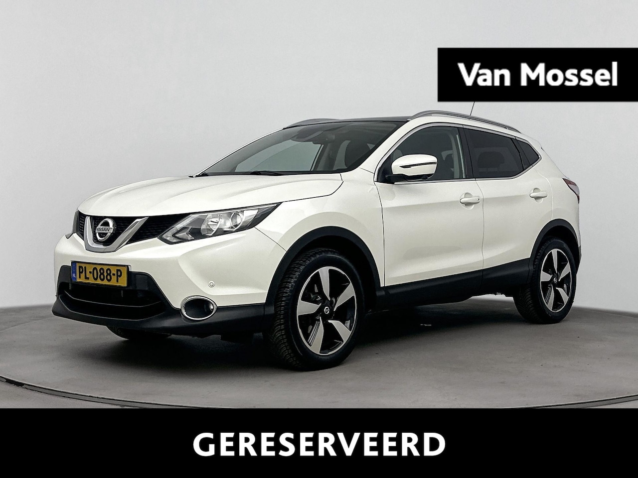 Nissan Qashqai - 1.2 N-Connecta | Automaat | Navigatie | Panorama dak | Stoelverwarming | Achteruitrij came - AutoWereld.nl