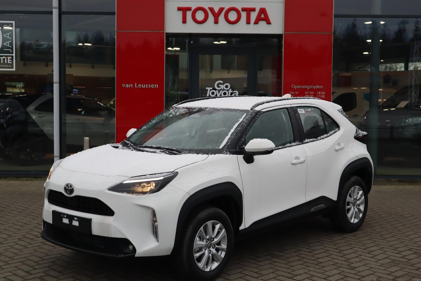 Toyota Yaris Cross - 1.5 HYBRID 115 ACTIVE APPLE/ANDROID AD-CRUISE CAMERA 16"LM-VELGEN NIEUW! - AutoWereld.nl