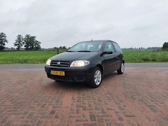 Fiat Punto - 1.4-16V Young