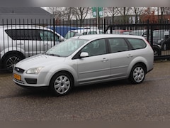 Ford Focus Wagon - 1.6-16V Trend, Airco