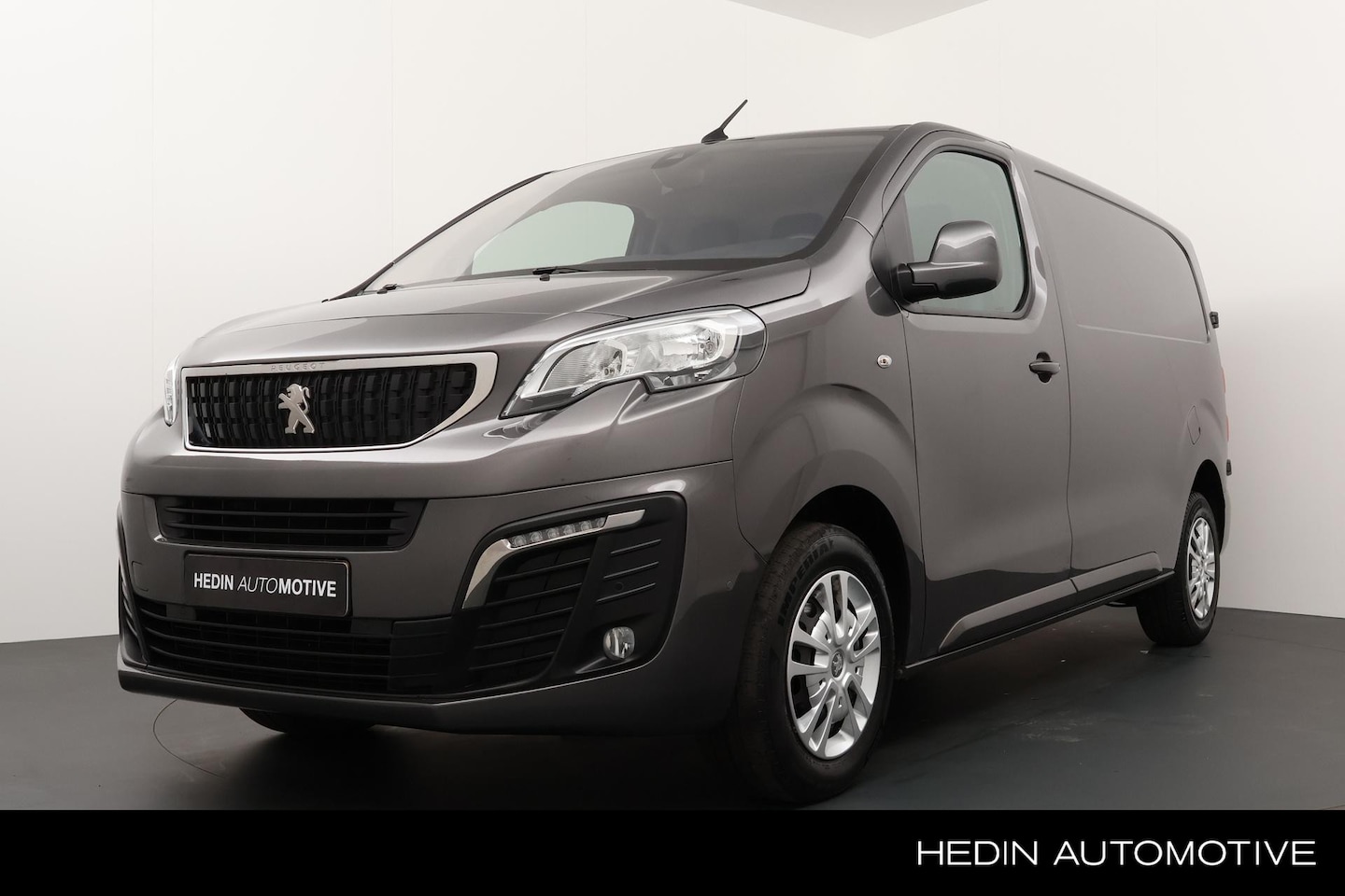 Peugeot Expert - 2.0 BlueHDI 120 Standard Asphalt | Navigatie | Airco | Cruise control | Apple Carplay/Andr - AutoWereld.nl