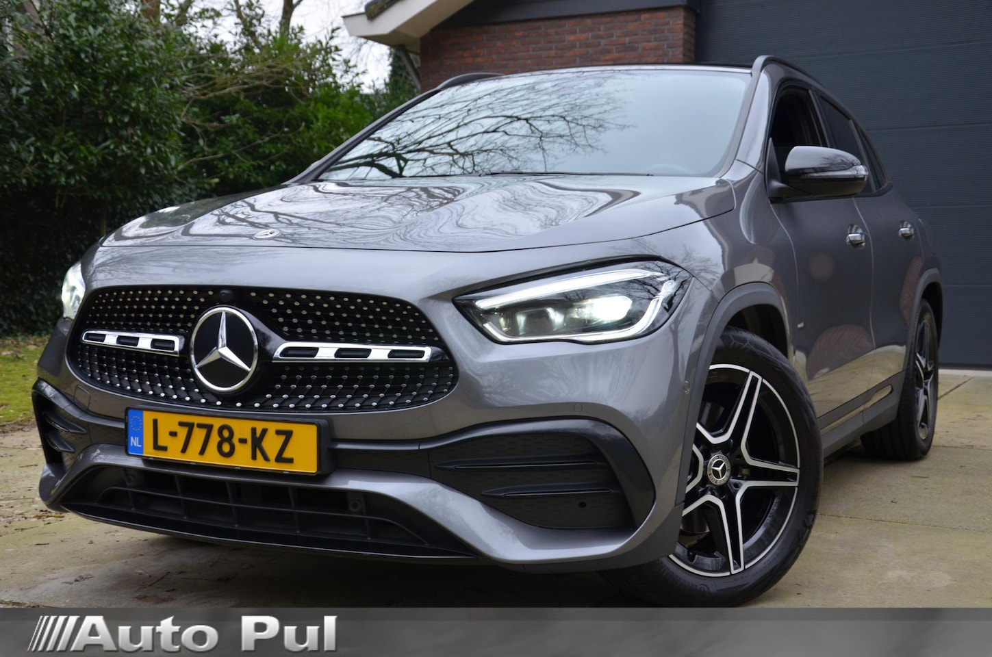 Mercedes-Benz GLA-Klasse - 180 Business Solution AMG Navi/Pdc/Ecc/Acteruitrijcamera/Panoramadak/Sfeerverlichting/Stoe - AutoWereld.nl