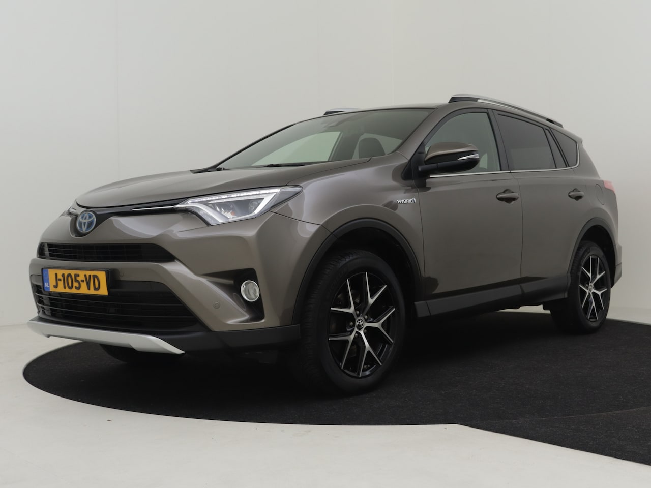 Toyota RAV4 - 2.5 Hybrid Style 197pk | Cruise control | Navigatie | Trekhaak | Dab radio | Keyless | Cam - AutoWereld.nl