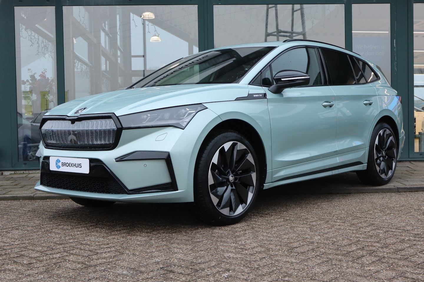 Skoda Enyaq iV - 60 Elektromotor 180 1AT Sportline | 20" lichtmetalen velgen Taurus, antraciet gepolijst | - AutoWereld.nl