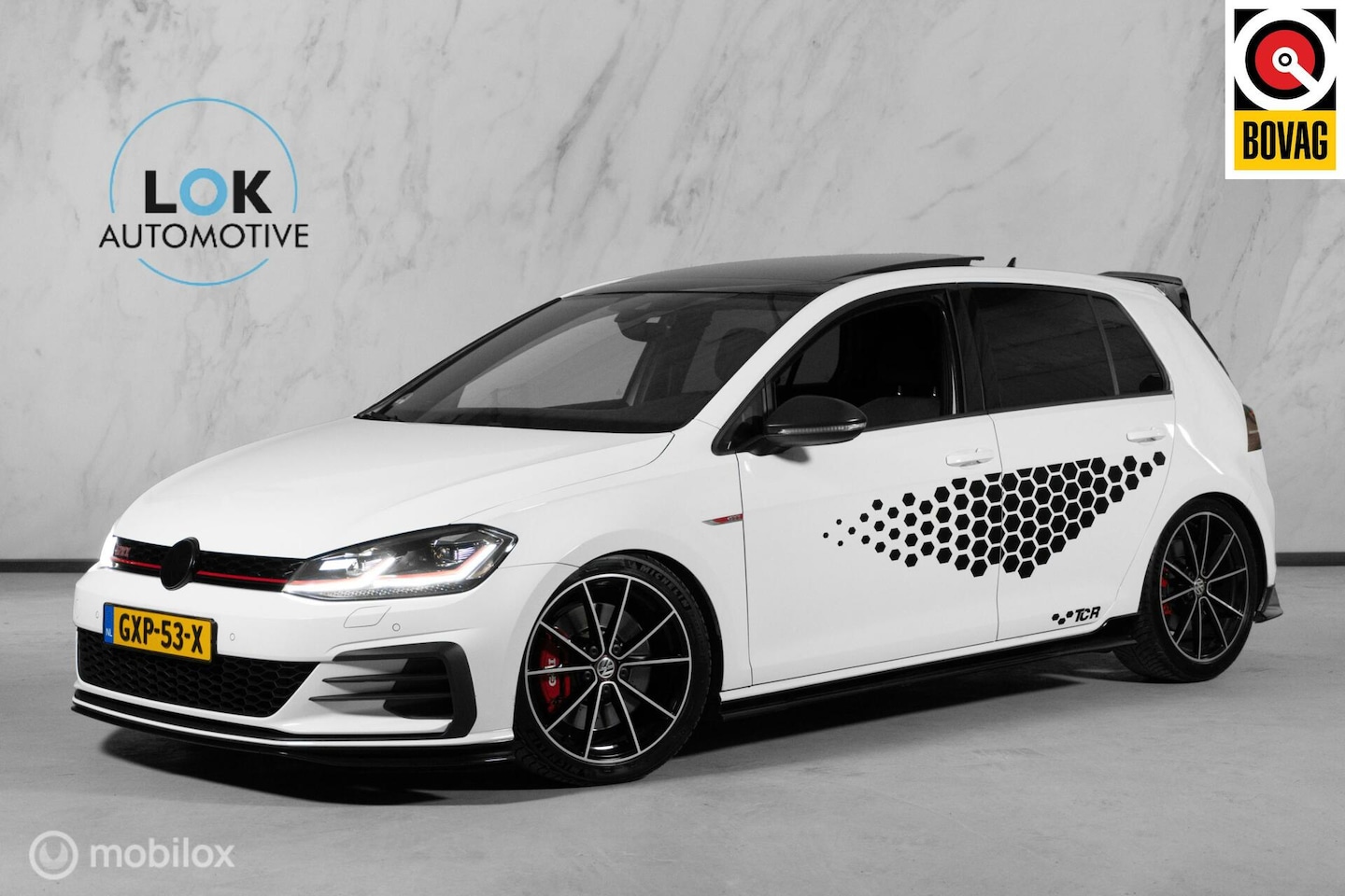 Volkswagen Golf - 2.0 TSI GTI TCR PANOlAKRA|CAMERA|KEYLESS|LED - AutoWereld.nl