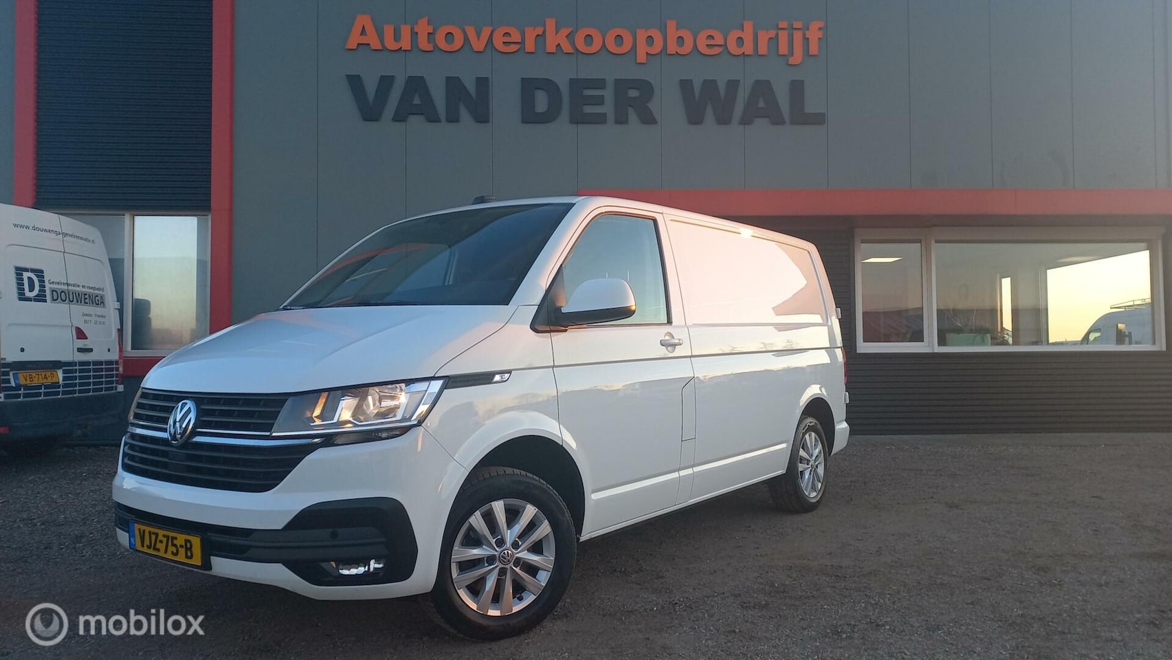 Volkswagen Transporter - 2.0 TDI L2H1 Comfortline 2.0 TDI L2H1 Comfortline - AutoWereld.nl