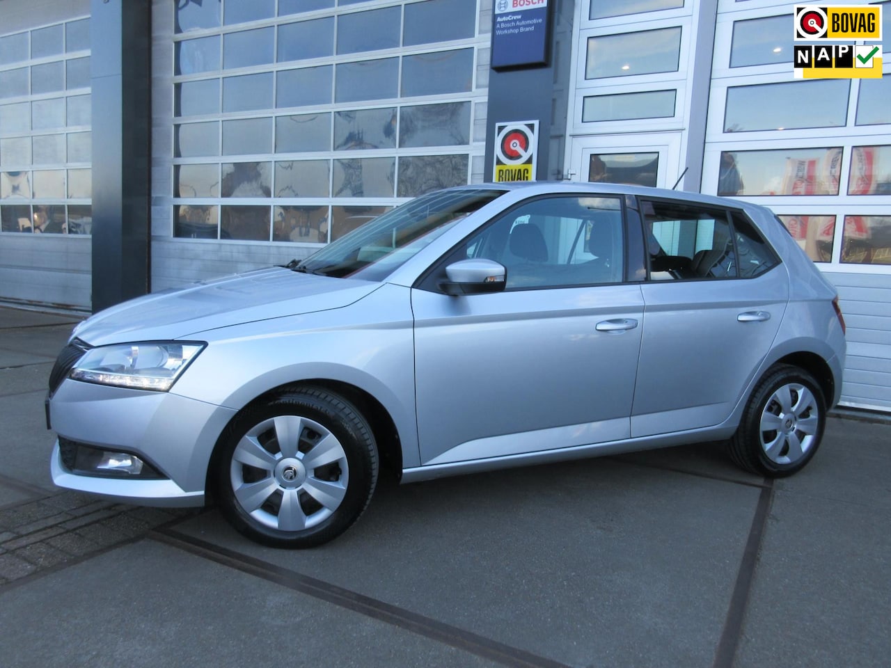 Skoda Fabia - 1.0 TSI Ambition / Airco / PDC / Navi / Carplay - AutoWereld.nl