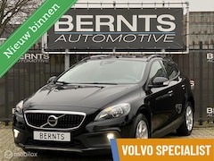 Volvo V40 Cross Country - 2.0 T3|Navigatie|Bluetooth|Parkeersensoren|Digitaal instrumentenpaneel