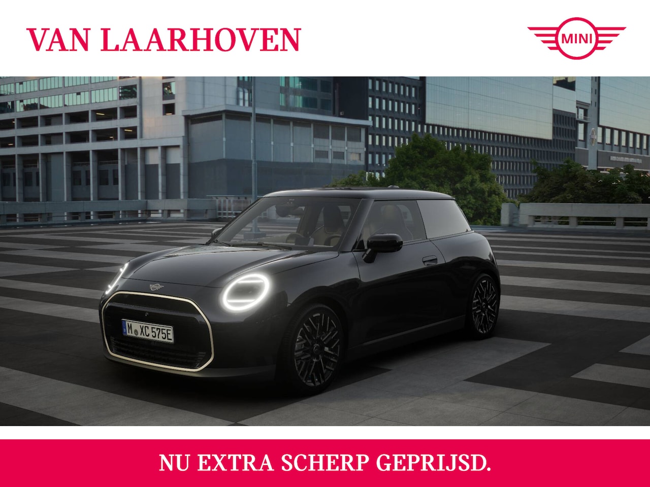 MINI Cooper - Hatchback E / Favoured Trim / Pakket L / 18 inch Night Flash Spoke 2-tone - AutoWereld.nl