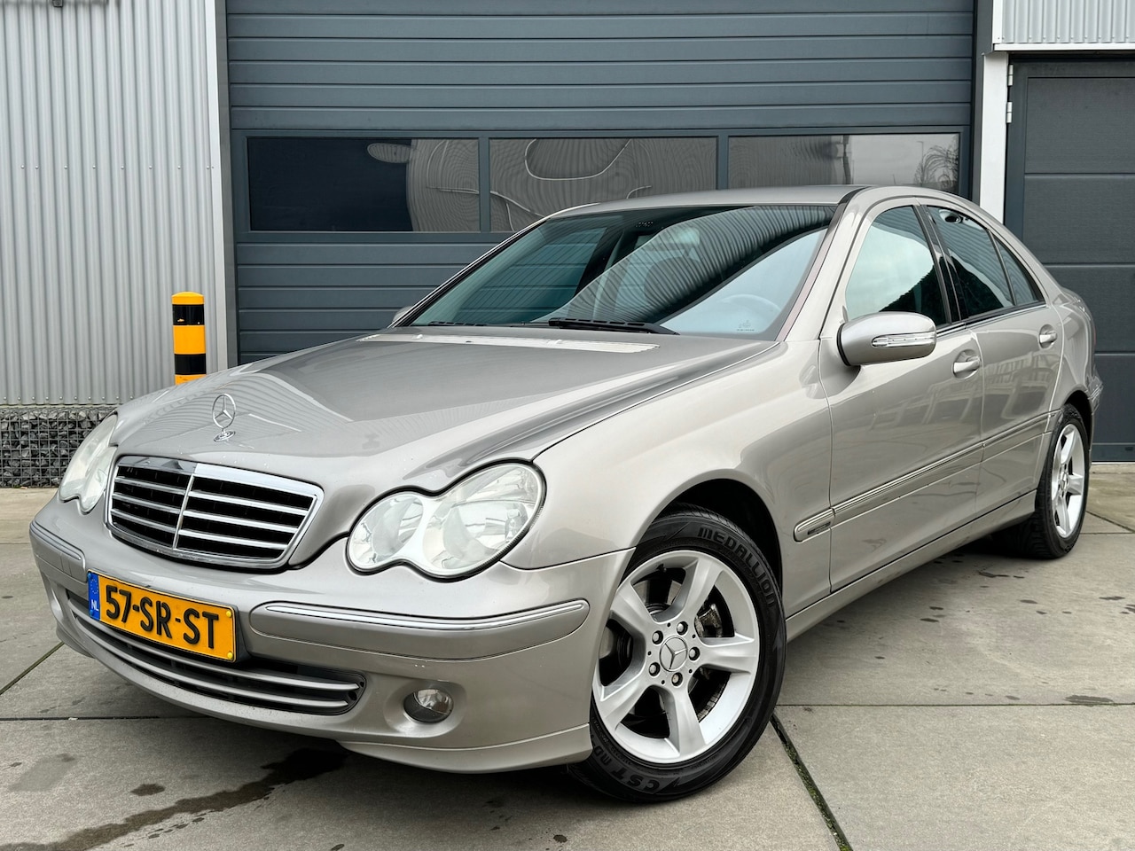 Mercedes-Benz C-klasse - 230 C230 V6 AUT / CLIMA / CRUISE - AutoWereld.nl