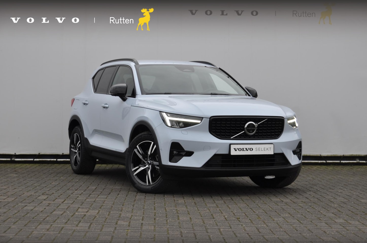 Volvo XC40 - B4 211PK Automaat Plus Dark / Adaptive cruise control / Elektrische stoelen / Harman Kardo - AutoWereld.nl