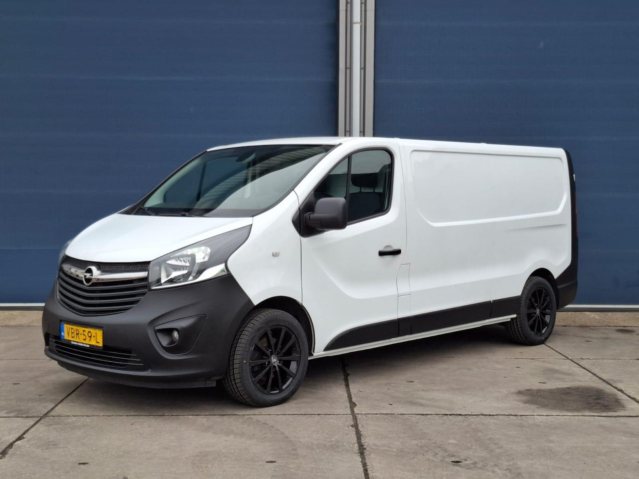 Opel Vivaro - 1.6 CDTI L2H1 Edition EcoFlex AIRCO / CRUISE CONTROLE / NAVI / TREKHAAK / EURO 6 / KASTEN - AutoWereld.nl