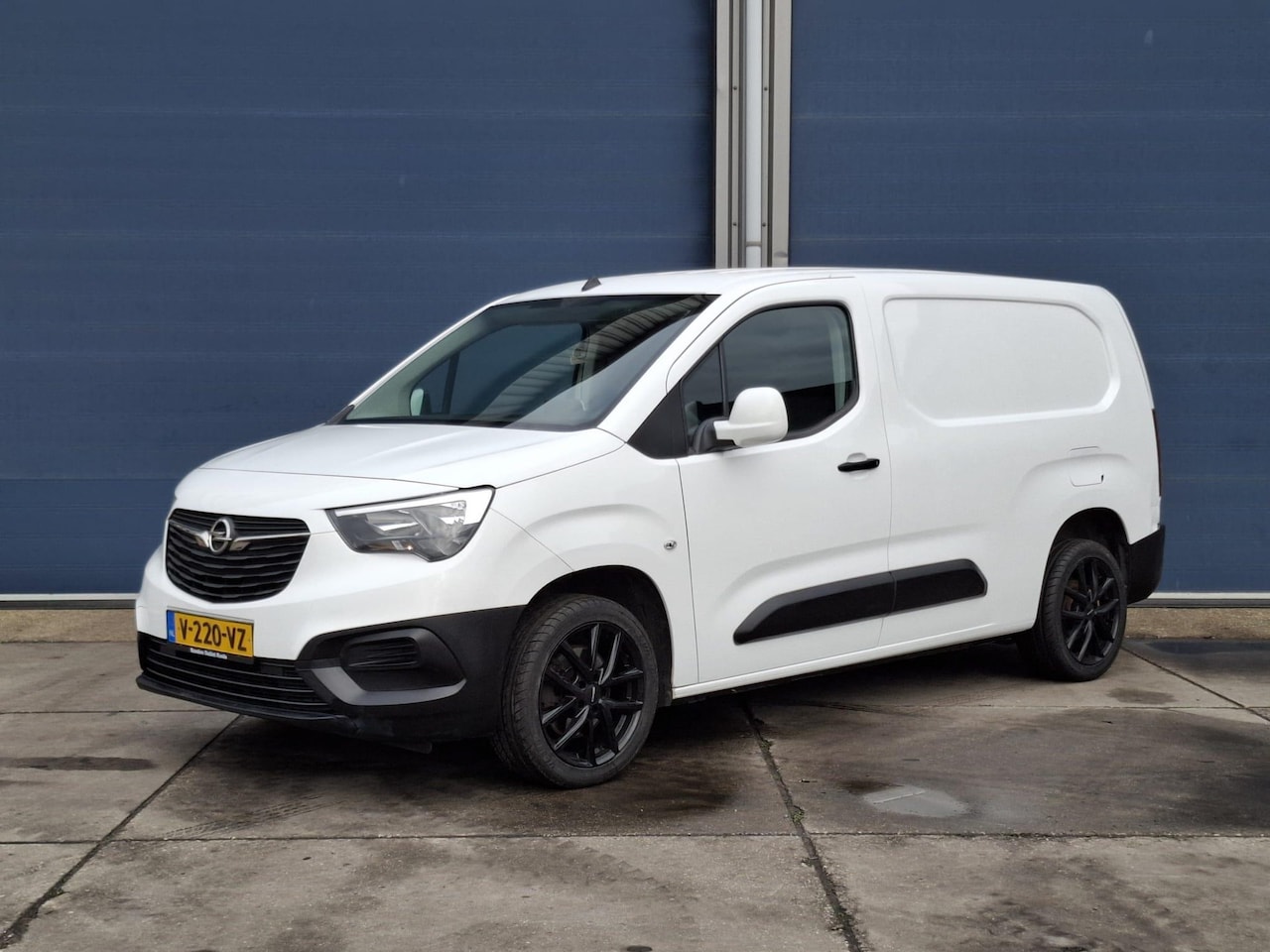 Opel Combo - 1.6D L2H1 Edition AIRCO / NAVI / CRUISE CONTROLE / N.A.P / EURO 6 - AutoWereld.nl