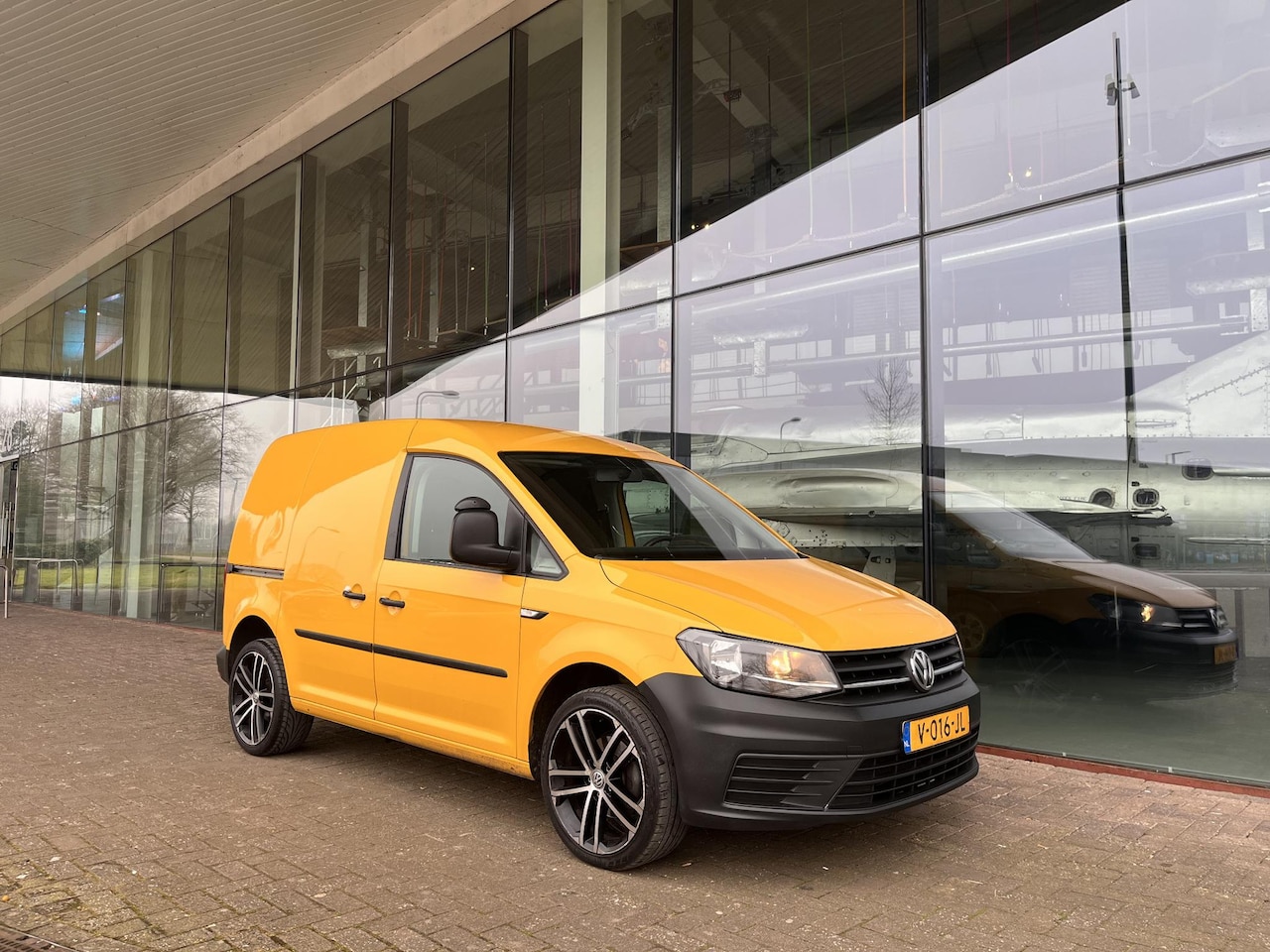 Volkswagen Caddy - 2.0 TDI L1H1-MARGE-CRUISE-AIRCO EURO 6-TREKHAAK - AutoWereld.nl