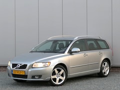 Volvo V50 - 2.0 Business Pro Edition Leer / Navi / Trekhaak / Bluetooth