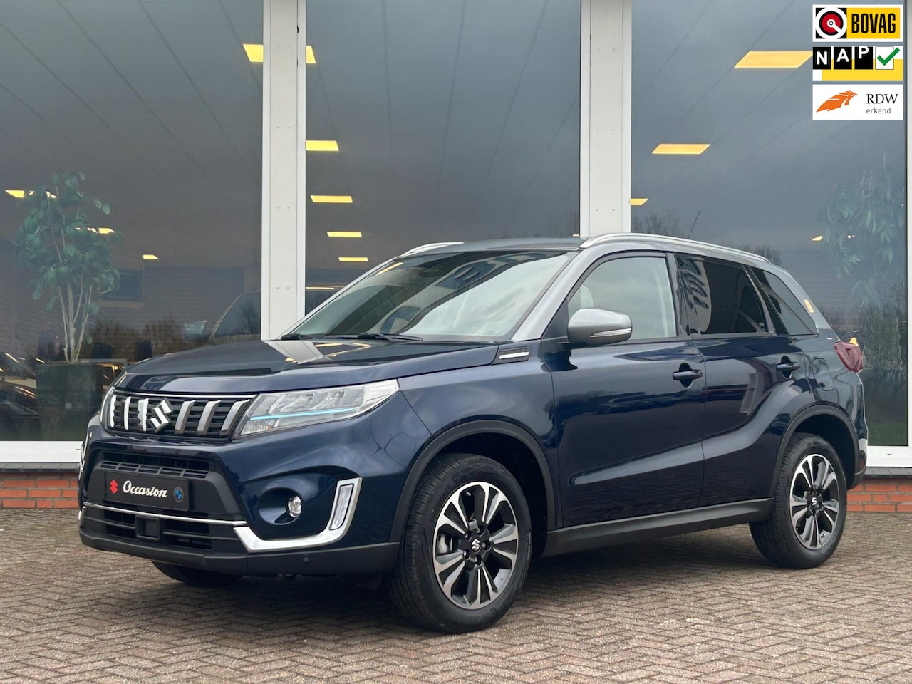 Suzuki Vitara - 1.5 Hybrid Style AUT. - Rhino Edition - Panorama - Camera - PDC - STIJL - AutoWereld.nl