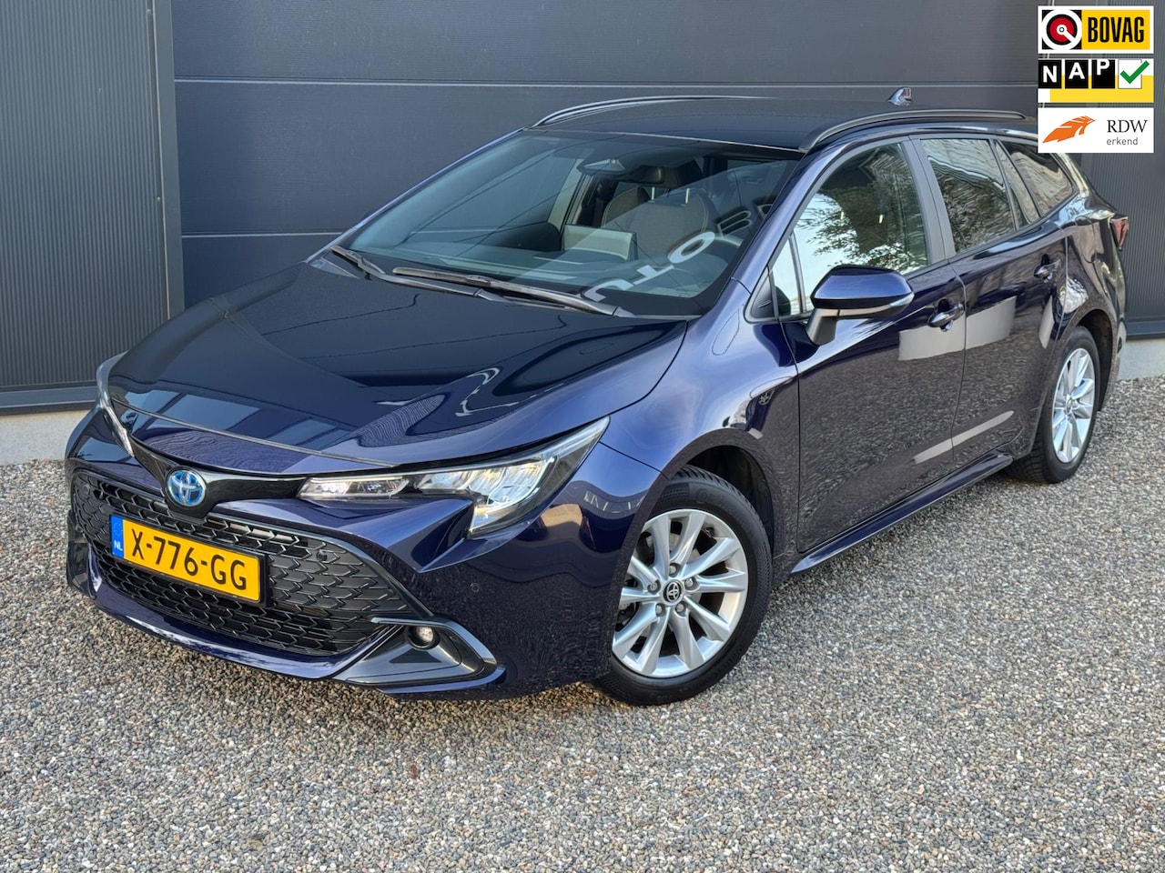 Toyota Corolla Touring Sports - Hybrid 140 Business | 1e eig | NL auto | zomer/winter - AutoWereld.nl