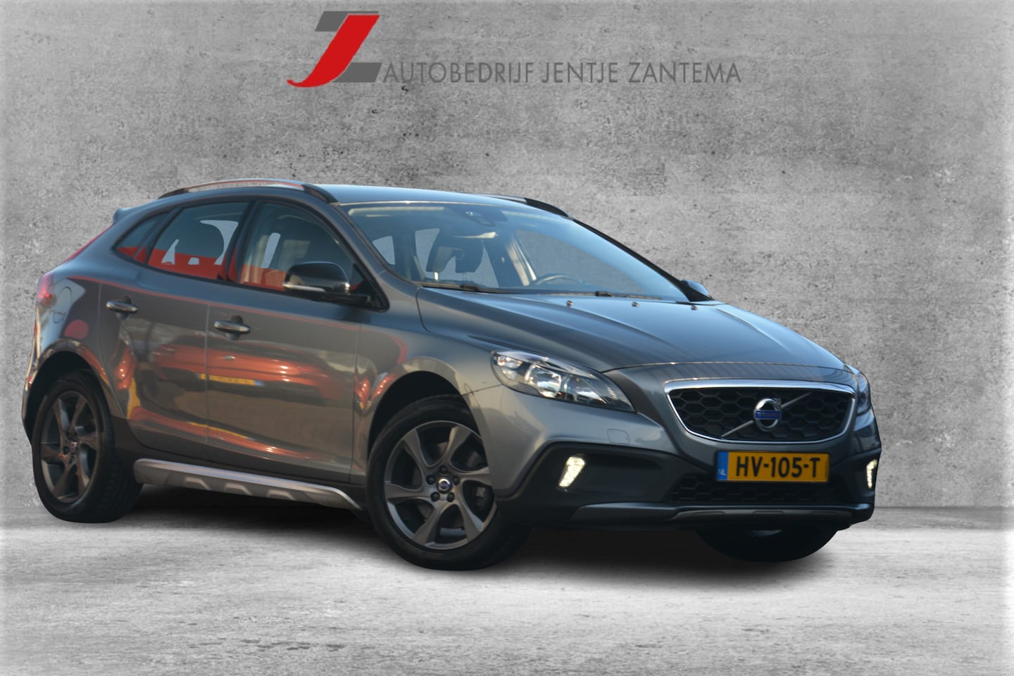 Volvo V40 Cross Country - 2.0 T3 Momentum CROSS COUNTRY 2.0 T3 Nederlandse auto dealeronderhouden laatste beurt bij - AutoWereld.nl