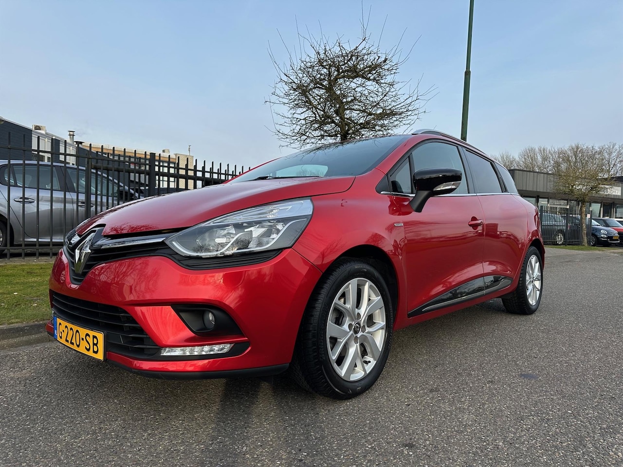 Renault Clio Estate - Energy TCe 90pk S&S Limited AIRCO Navigatie - AutoWereld.nl