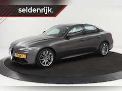 Alfa Romeo Giulia - 2.0T Super | Stoel & stuurverwarming | Leder | Camera | Trekhaak | Xenon | Keyless | Memor