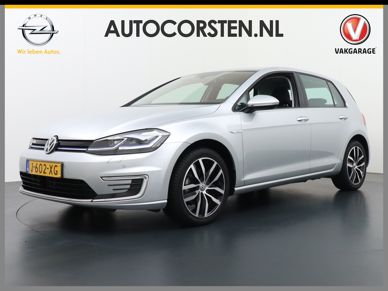 Volkswagen e-Golf - AUT Adaptieve Cruise Warmtepomp App-Connect Apple Carplay Android Auto Climatronic Stoel+R - AutoWereld.nl