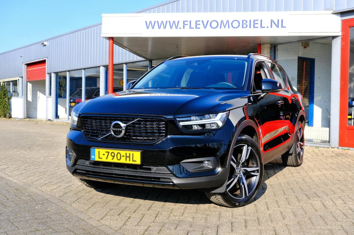 Volvo XC40 - 1.5 T4 Recharge R-Design Expression Aut. Navi|1e Eig|Virtual.Disp|Clima|Cam|BLIS|Enz! - AutoWereld.nl