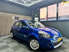 Renault Clio - 1.2 Collection navi Cruise Airco Pdc Trekhaak In Nieuwstaat