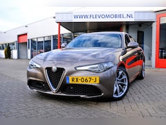 Alfa Romeo Giulia - 2.2 150pk Eco Business Super Leder|1e Eig |Xenon|Navi|Clima|LMV