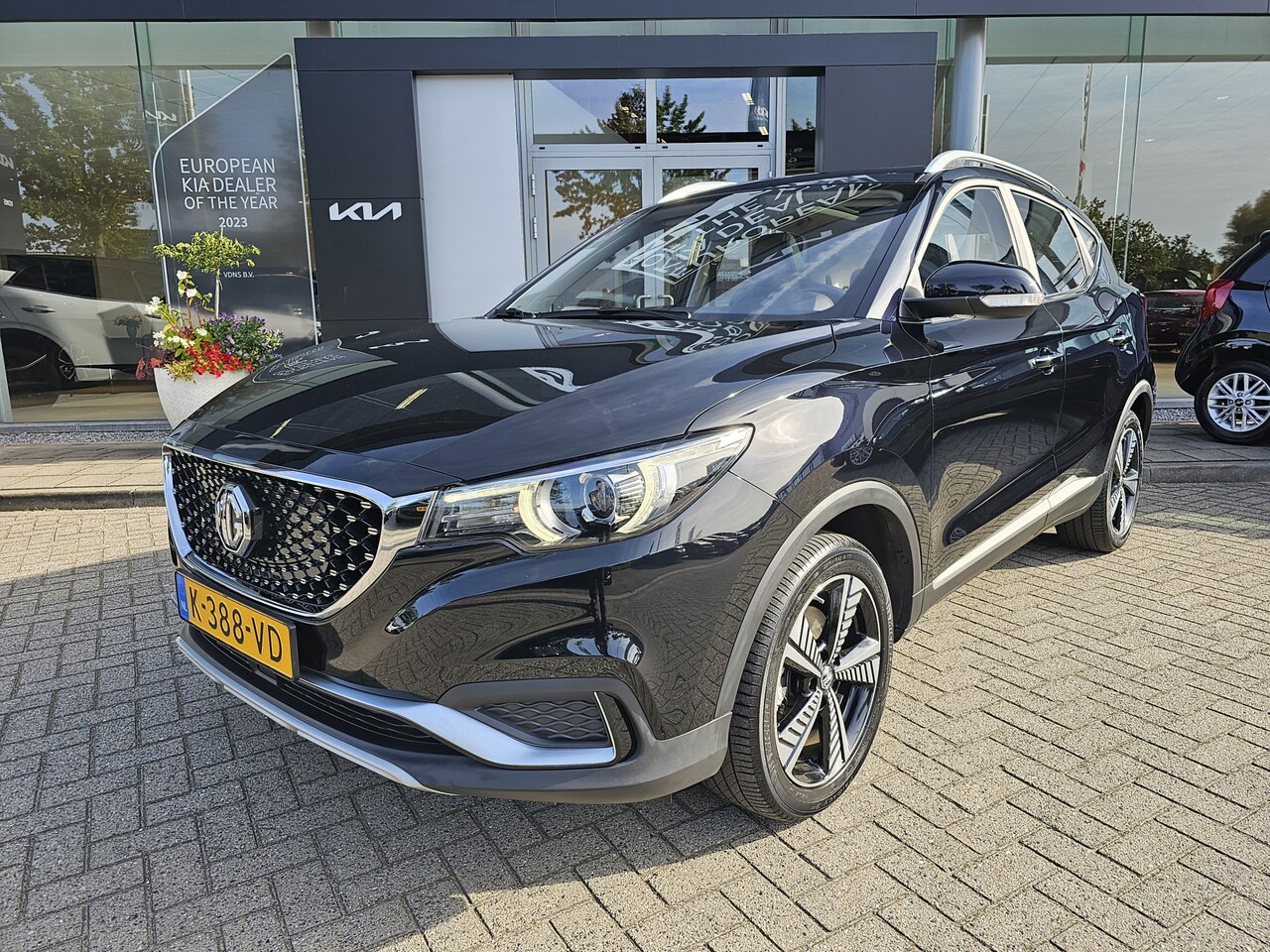 MG ZS - EV Luxury 45 kWh €2000 Autodroom Subsidie | Trekhaak | Navigatie | €1000 Autodroom Subsidi - AutoWereld.nl