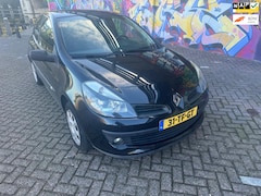 Renault Clio - 1.2-16V Team Spirit airco elektrische ramen nieuw model leuke auto rijd goed apk 17-10-25